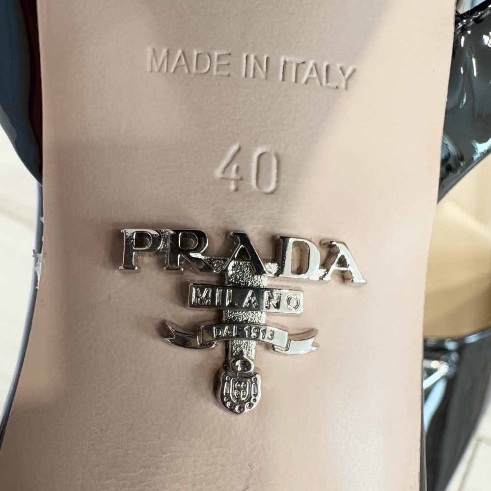 Prada Patent leather platform sandals - Picture 10 of 12